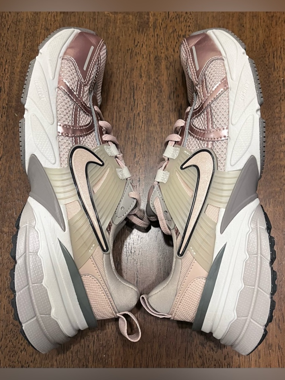 Nike V2K Run Women's Shoes with Reflective Accents, Particle Beige, Sz 9 - Picture 2 of 8